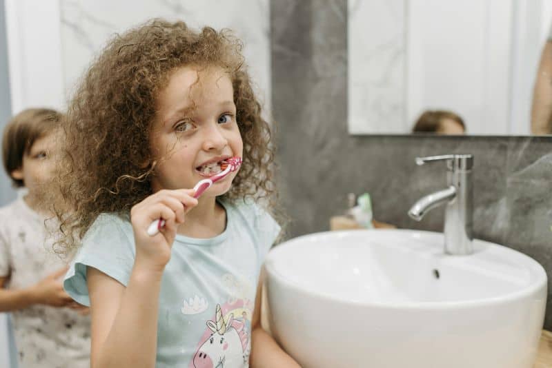 Foods You Should Avoid Giving To Your Child If They Get Cavities